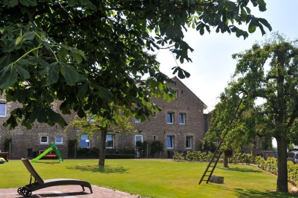 Camping Landgoed Moerslag tuin bij Maastricht Zuid Limburg