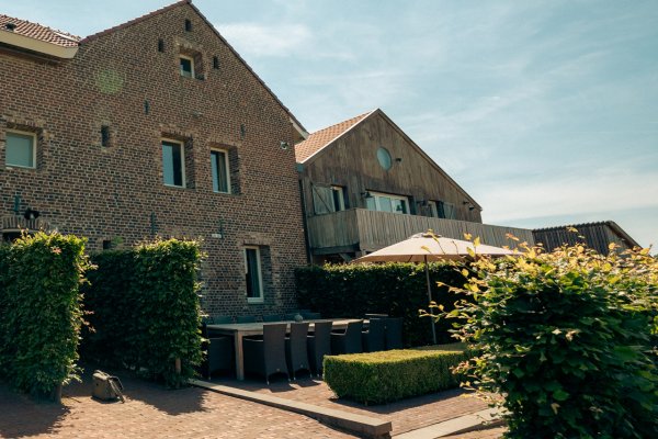 RR_Charneux_Legipont_vakantiehuis_eigen_terras_closeup_Landgoed_Moerslag_Maastricht_Zuid_limburg